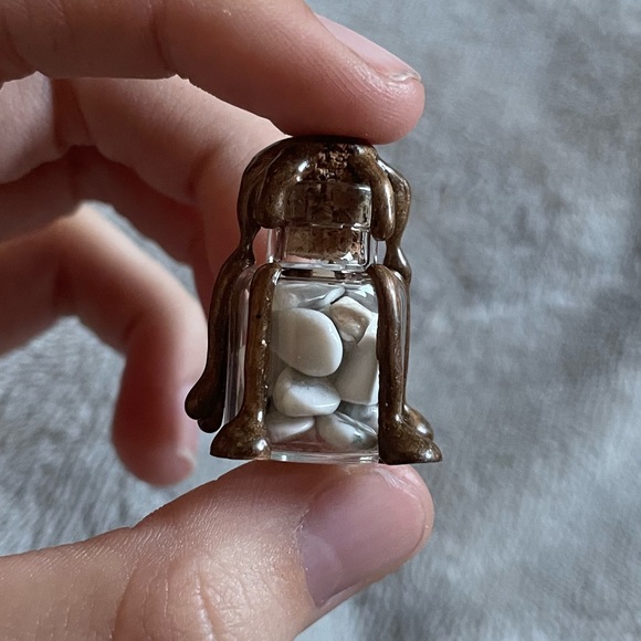 3/$18 Howlite chip bottle - Picture 2 of 2